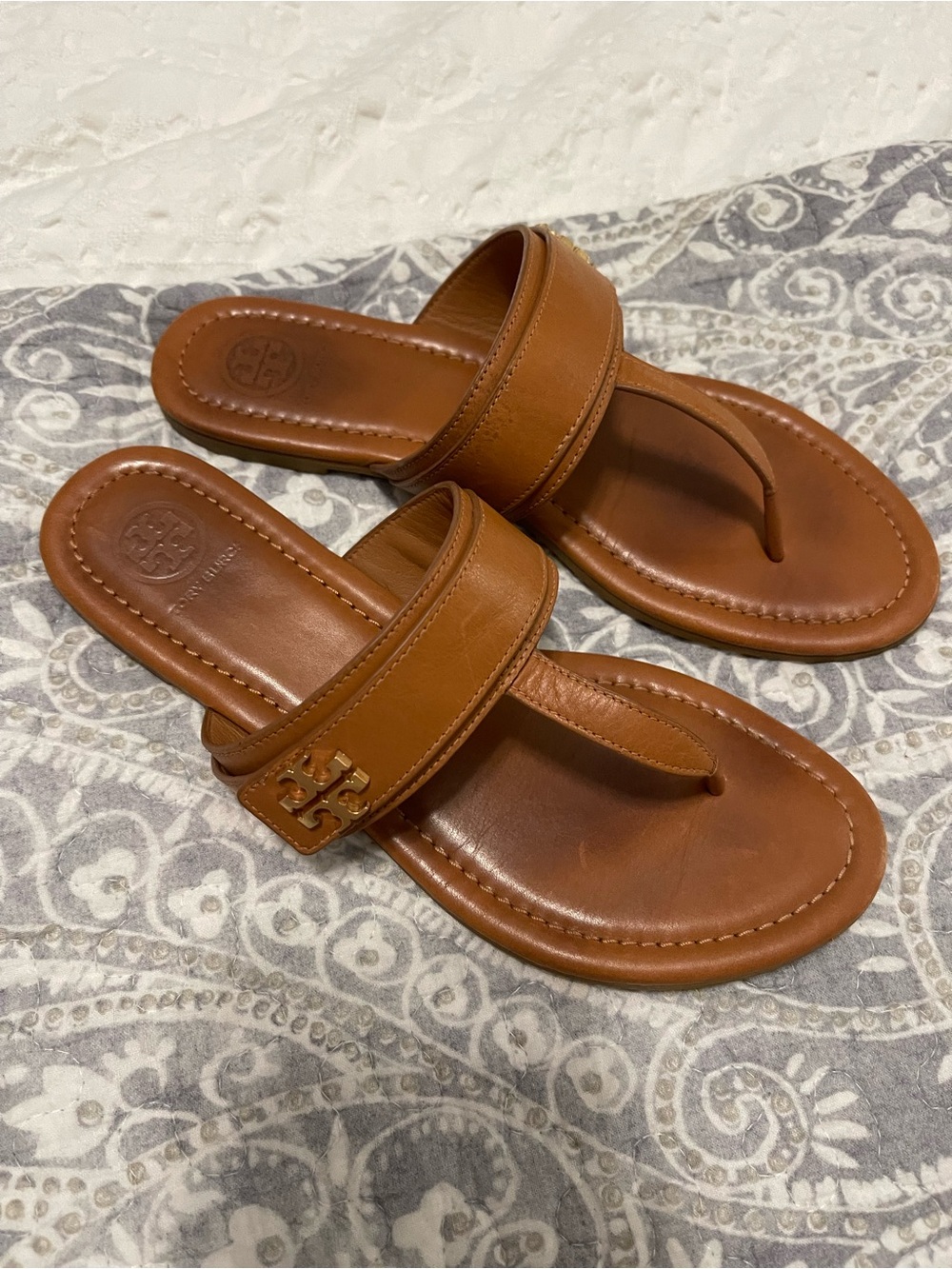 Tory Burch Marsden style Flat Thong Sandal in Tan 6.5 - Picture 2 of 5